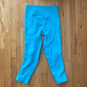 Lululemon sz 6 Zone In tight 21” in peacock blue excellent pre owned condition